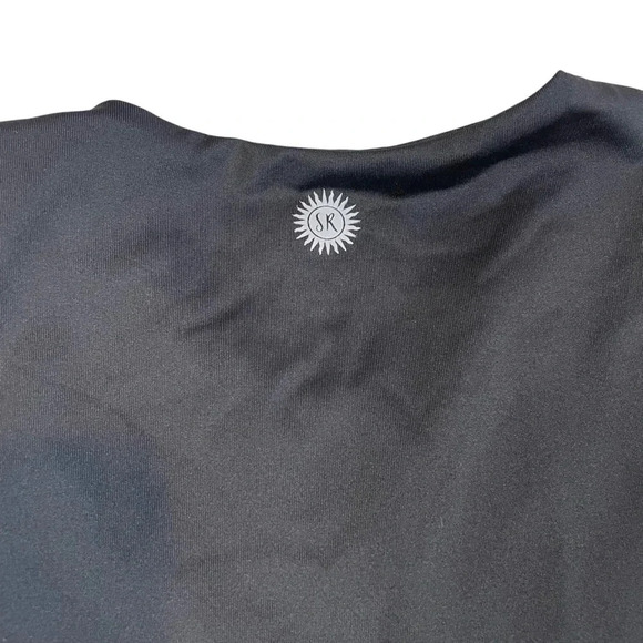 Sommer Ray Black Crop Tank • Large - Picture 2 of 4